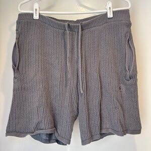 ALO Yoga Open-Knit Shorts - Grey